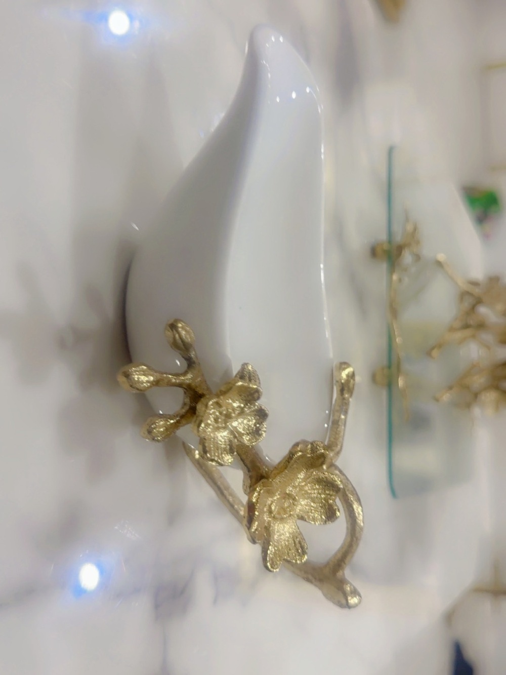 Gold Floral Hook with Ivory Ceramic Scoop